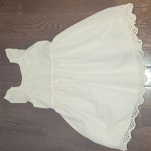 Girls Size 5 Baby Gap White Dress With Eyelet Bottom